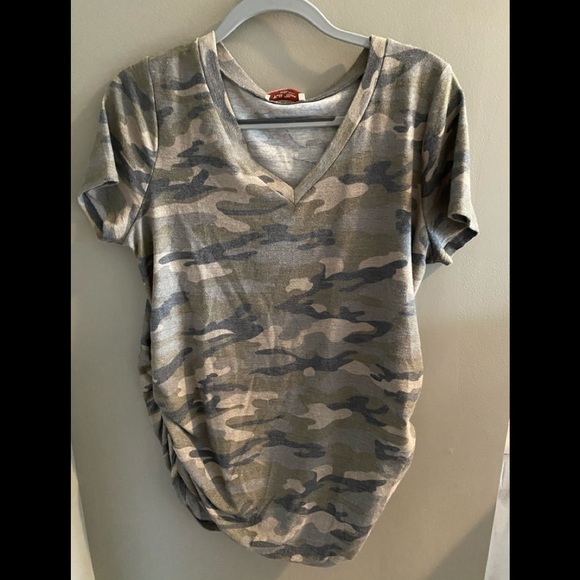 Full Moon Tops - Cameo maternity t-shirt